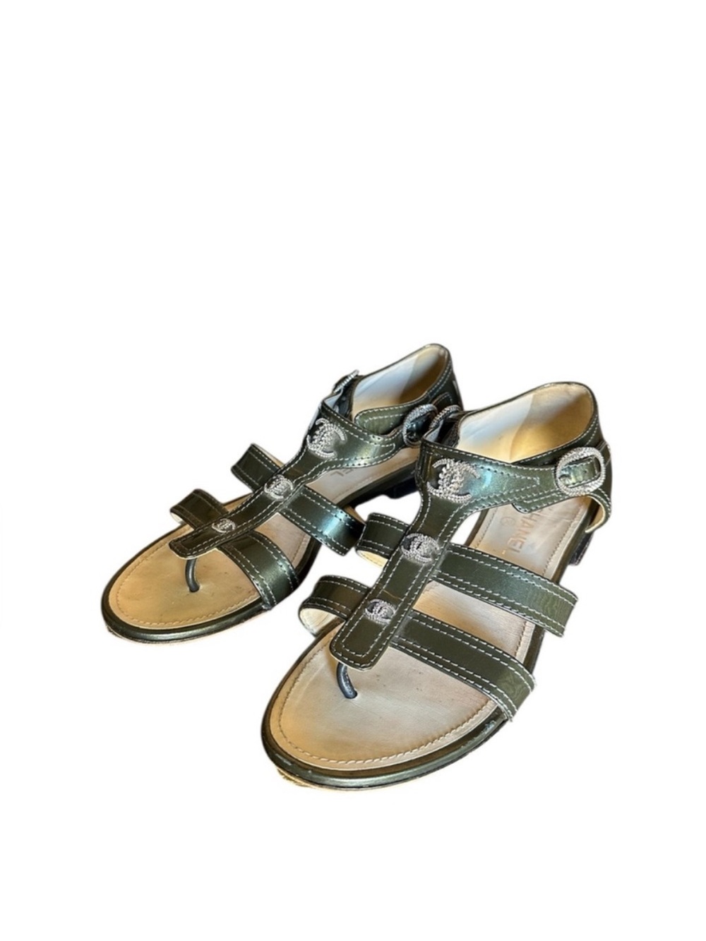 RARE Chanel iconic logo sandals
RETAIL 995